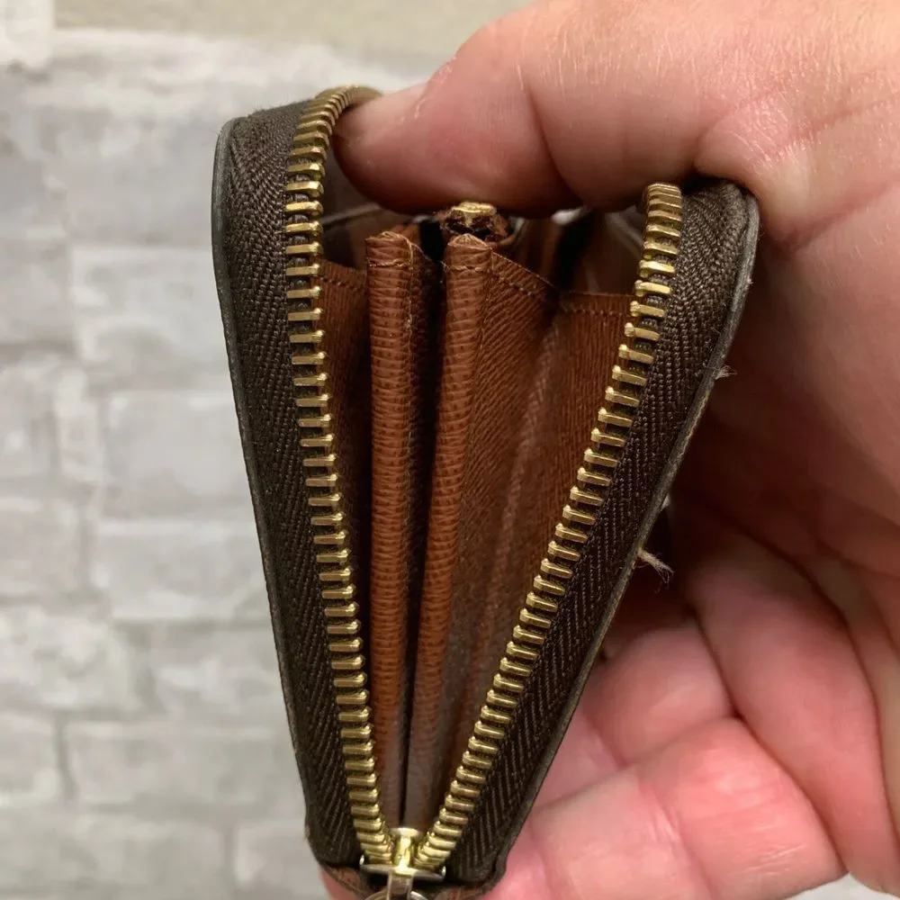 ⭐  Louis Vuitton Monogram Zippy Zip Around Long Wallet purse.